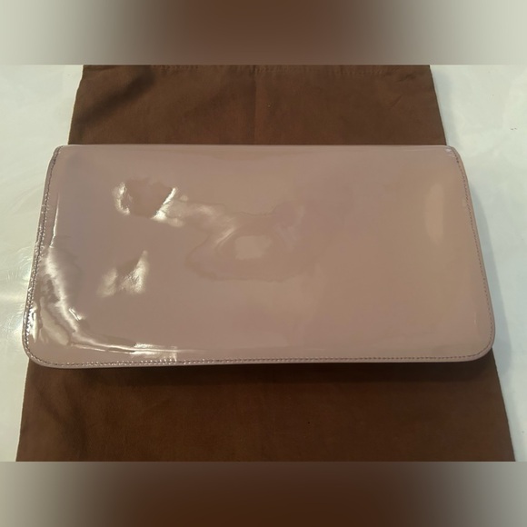 Gucci Nude Patent Leather Horsebit Clutch - Picture 4 of 9
